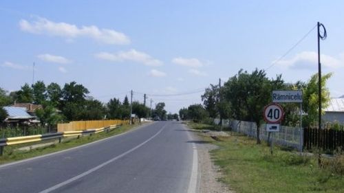 Un sat din Buzău cu 7 cazuri de coronavirus, carantinat. Localnicii s-au împotrivit testării