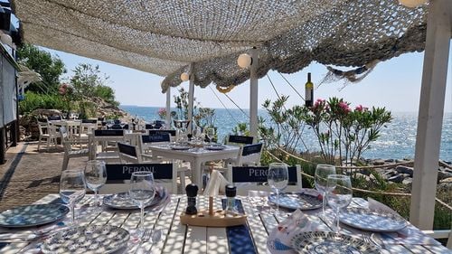 FOTO Cherhanalele de pe litoral: Unde poți să te oprești la o masă de pește, fructe de mare și vin pe plajă