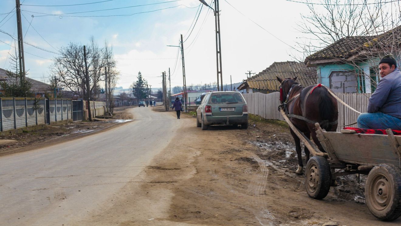 Povestea comunei transformate în oraș pentru ca România să adere la UE: accesul la fonduri europene, interzis tocmai din cauza urbanizării forțate