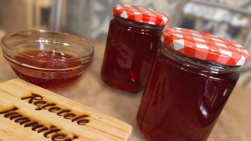 VIDEO | Peltea de gutui și mere/ Dulcele de casă la care folosim resturile de fructe de la alte prăjituri