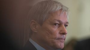 ”Kelemen Hunor cred că s-a dus la Congresul USR direct de la negocierile cu Ciolacu”, susține Dacian Cioloș/ Despre premierul Ciolacu: ”Să înceapă să guverneze, că a început cu metroul și populismele”