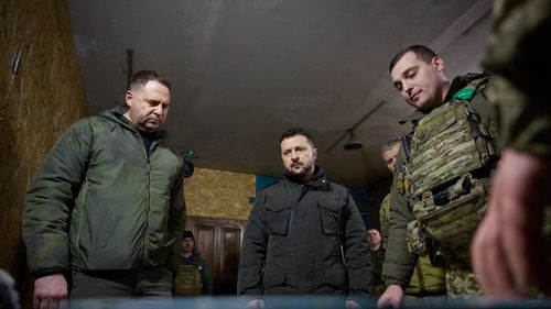 Zelenski recunoaşte o situaţie ”extrem de dificilă” în mai multe puncte ale frontului