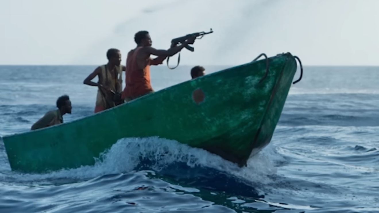 Marina indiană a salvat 17 marinari din mâinile piraților/ Somalezii capturaseră nava anul trecut