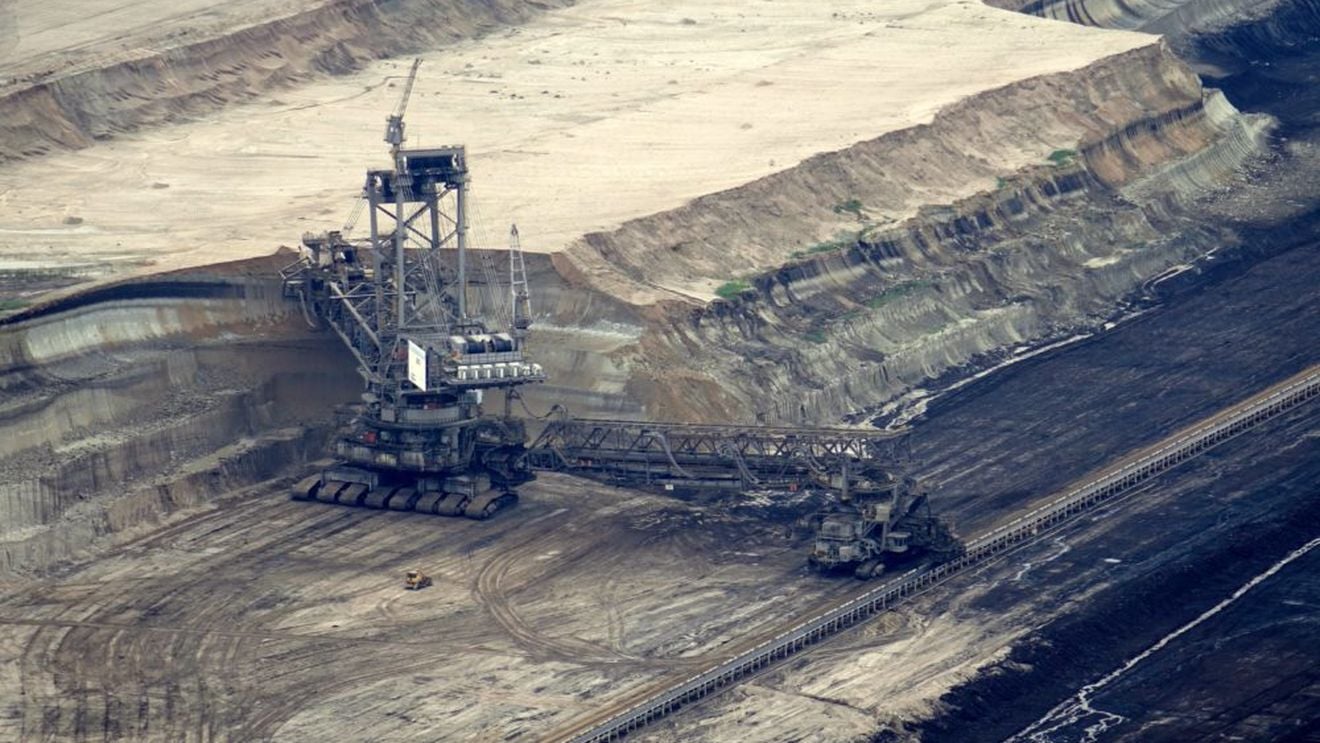 Regele cărbunelui din SUA a dat faliment pe fondul continuării scăderii cererii de combustibili fosili