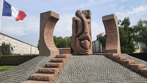 Profanare cu zvastici pe locul fostului lagăr de concentrare nazist de la Drancy din suburbia Parisului