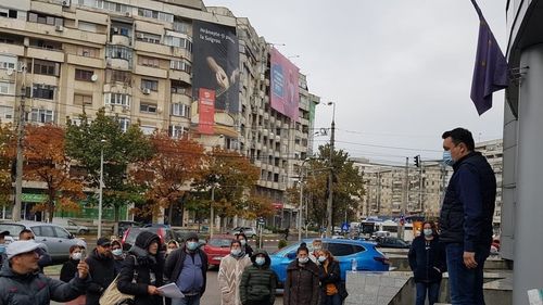 Mai mulți asistați social din Ploiești, revoltaţi că au fost chemați la curățenia generală din oraş. Noul primar le-a transmis că dacă refuză să muncească nu vor mai primi venitul minim garantat