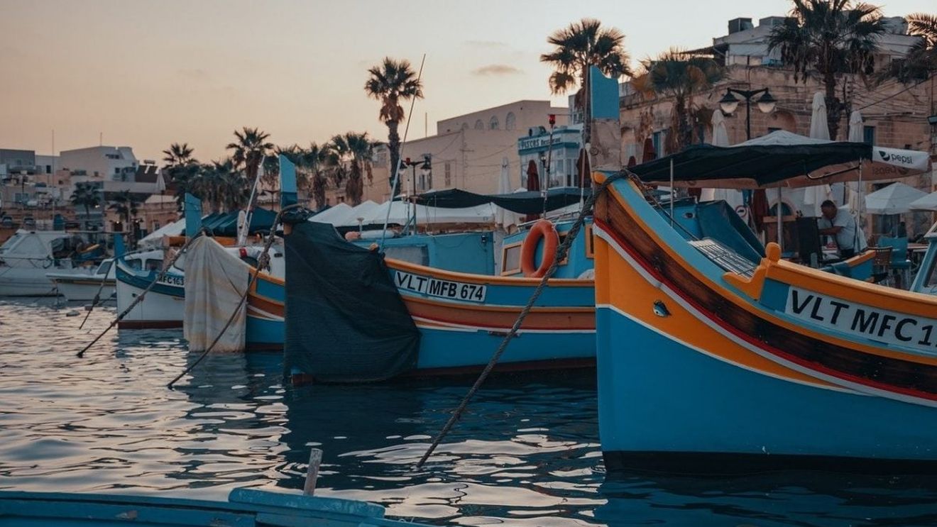 Malta anunţă că este prima ţară din UE care a atins imunitatea colectivă, cu 70% din populație vaccinată cu cel puțin o doză / Purtarea măștii nu va mai fi obligatorie de la 1 iunie pe plajă și de la 1 iulie în spații deschise