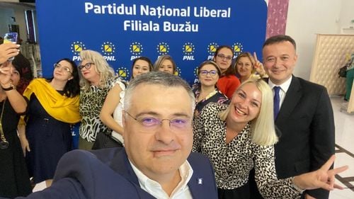 SURSE Fostul senator PNL Vlad Pufu, luat în calcul pentru șefia TVR. Pufu a fost apropiat de Elena Udrea și e campion la contracte din bani publici