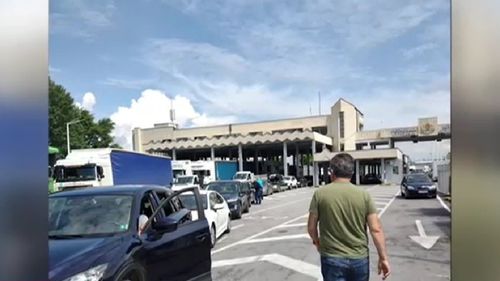 Cozi de zeci de kilometri la intrarea în Grecia, în vama Kulata. Una dintre cauze: turiștii români nu se informează și nu completează formularele online