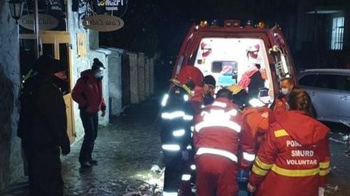 Patru persoane care practicau ciclism pe munte, rănite după ce au căzut pe un traseu din apropiere de Braşov