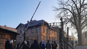 Comparațiile cu Holocaustul sunt cel mai ades deplasate și au la origine fie ignoranța, fie cinismul