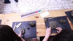 „Open Museums Open Hearts”: speranță și integrare pentru tinerii refugiați din Ucraina (P)