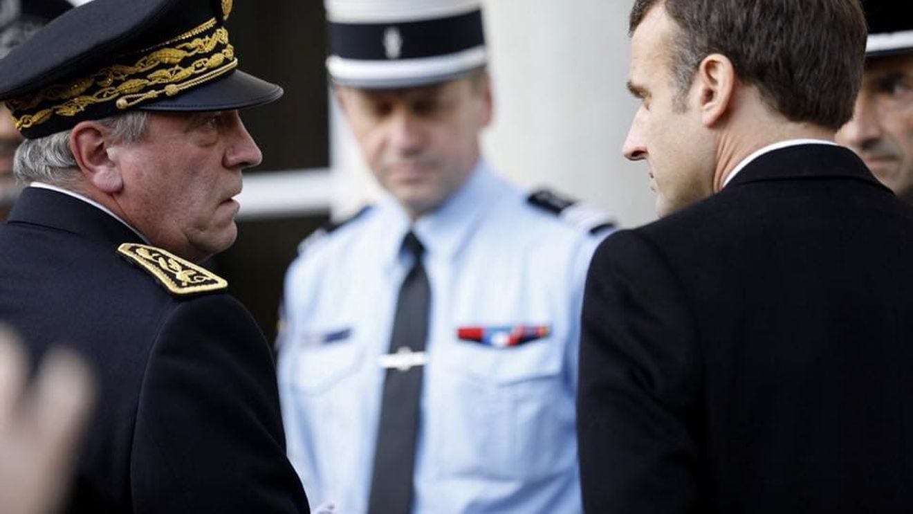 Cum au făcut țăndări ambițiile planetare ale lui Macron "vestele galbene" din Franța