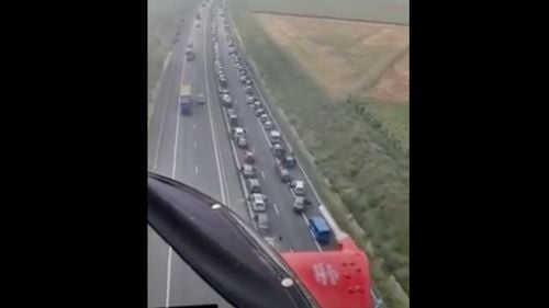 VIDEO Imagini aeriene cu cozile de pe A2, după carambolul a 55 de autoturisme