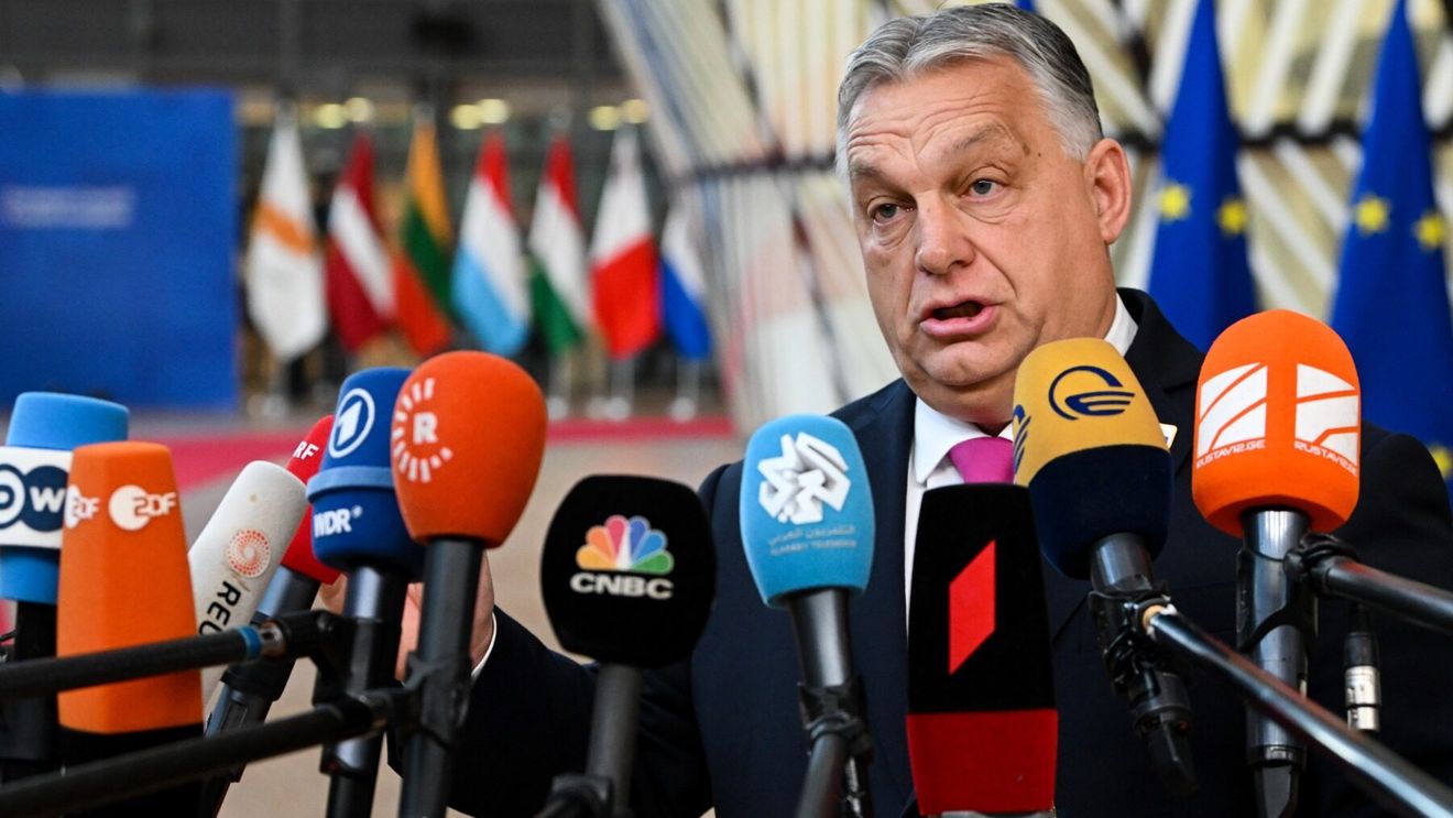 Viktor Orbán, întrerupt de un activist în timpul conferinței de presă privind președinția UE