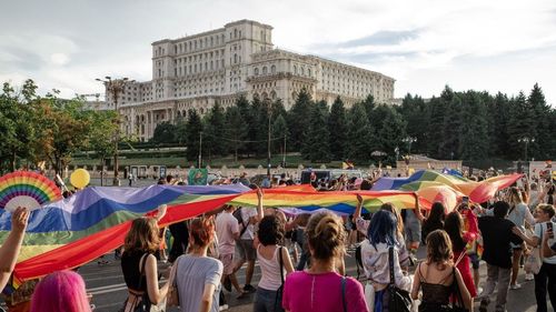 Parlamentul Georgiei a adoptat o lege anti-LGBT inspirată din legislaţia rusească. Actul normativ interzice "propaganda relaţiilor homosexuale şi a incestului" în instituţiile de învăţământ şi la emisiunile TV