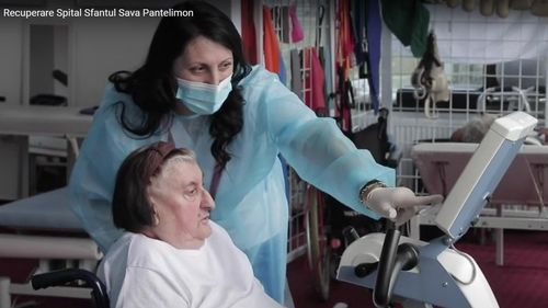 (P) Nu putea să aprindă lumina decât cu bastonul, altfel nu ajungea la întrerupător. După recuperarea medicală, bunica și-a uimit nepotul