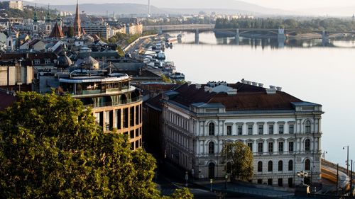 Szijjártó consideră nefondate temerile privind condițiile în care rușii și belarușii sunt primiți în Ungaria prin programul Cardului Național: Includerea cetățenilor ruși și belaruși nu prezintă niciun risc pentru spațiul Schengen. Colegii din Europa își continuă campania de minciuni împotriva noastră