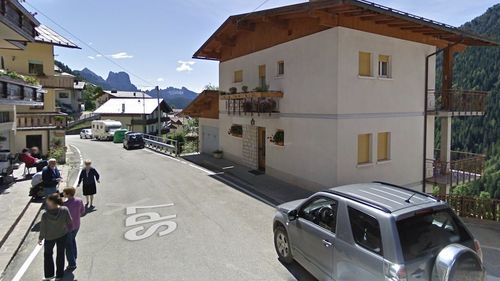 O comunitate din Italia oferă salariu de 3.000 de euro pe lună unei familii dispusă să țină deschis singurul bar din localitate / Zoppè di Cadore are 200 de locuitori și se află la 1.500 m altitudine