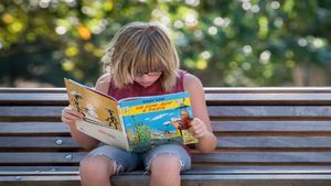 Radu Vancu: Ar trebui începută educația literară a copiilor, la școală, cu literatură contemporană, cu scriitori care răspund la aceleași întrebări, neliniști, frământări și bucurii ca ale lumii lor / Statul român are politici foarte proaste de lectură