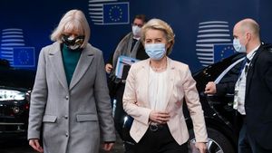 Ursula von der Leyen, după ce a fost testată de două ori negativ pentru Covid-19, își reia activitatea