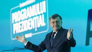 VIDEO Antonescu își lansează programul prezidențial: Se poate constata eșecul unei formule globaliste la nivel occidental, care a încercat să se impună și n-a reușit. Trebuie căutată alta, mai coerentă, mai vie, mai integratoare și mai de viitor