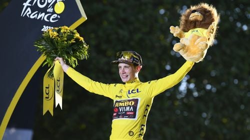 Jonas Vingegaard, victorios în Japonia la cursa demonstrativă Criterium de Saitama după ce a căzut cu 15 km înainte de sosire