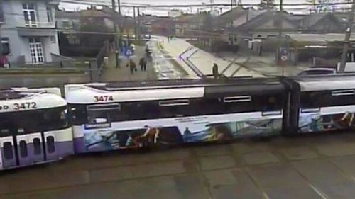 VIDEO Accident în Timișoara: S-au ciocnit frontal două tramvaie / O pasageră a suferit un atac de panică