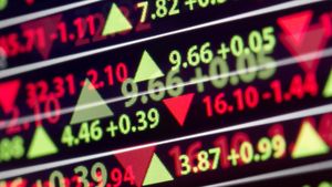 Marile companii americane se grăbesc să se împrumute din Europa, căutând surse alternative de finanțare înainte ca piața financiară din SUA să înghețe după intrarea în vigoare a tarifelor anunțate de Trump