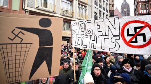 Peste 100.000 de protestatari în toată Germania față de reuniunile extremei drepte privind deportările în masă a celor care "nu au reușit să se integreze": "Apărați democrația - Frankfurt împotriva AfD"