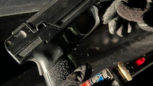 SURSE Horațiu Potra și mercenari apropiați de Călin Georgescu, audiați de poliție / În mașina lui Potra s-a găsit un pistol și mai multe arme albe / Unii dintre șoferi au fost găsiți pozitiv la amfetamină