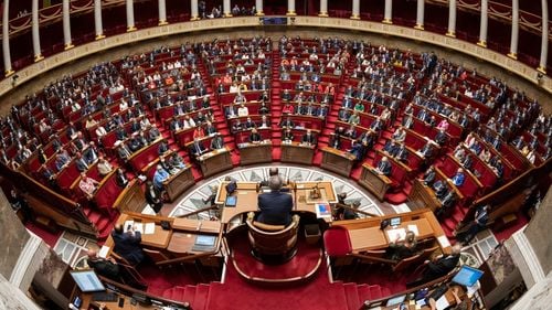 De ce sunt practic imposibile coalițiile post-electorale în Franța? De aproape 65 de ani, cultura negocierii și a compromisului politic este practic absentă