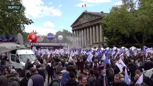 Manifestație de amploare a polițiștilor francezi pentru a atrage atenţia asupra violenţei şi riscurilor tot mai mari la care sunt supuşi