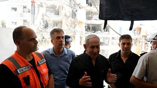 LIVE Conflictul dintre Israel și Iran, ziua patru / Iranul a lansat luni seara un nou val de atacuri cu rachete asupra Israelului/ Netanyahu: Eliminarea liderului Khamenei ar pune capăt conflictului / Trump speră într-un acord și a cerut să nu fie ucis ayatolahul /  Portavionul Nimitz se îndreaptă spre Orientul Mijlociu