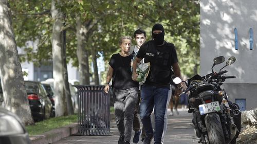 Avocatul mamei lui Vlad Pascu: Mai au un copil minor care a rămas singur acasă. E o situaţie dramatică pentru toată familia