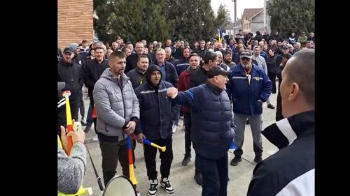 Agajații Complexului Energetic Oltenia continuă să protesteze la Târgu Jiu, după anunțul concedierilor colective