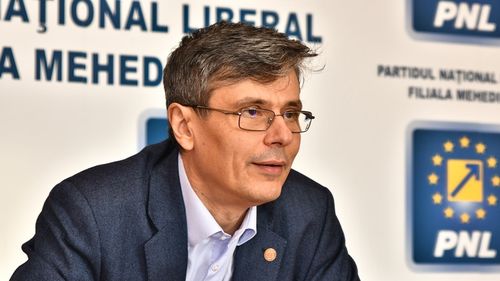 Ministrul Economiei: Repornirea petrochimiei pe platforma de la Borzeşti este o utopie. În mod realist, acolo se poate deschide un parc industrial