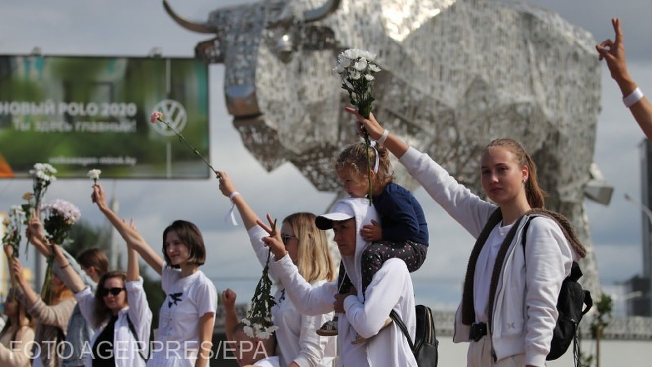 Belarus: Tot mai multe lanţuri umane se formează la Minsk împotriva reprimării protestelor / Ministrul german de externe cere UE să crească presiunile asupra lui Lukaşenko