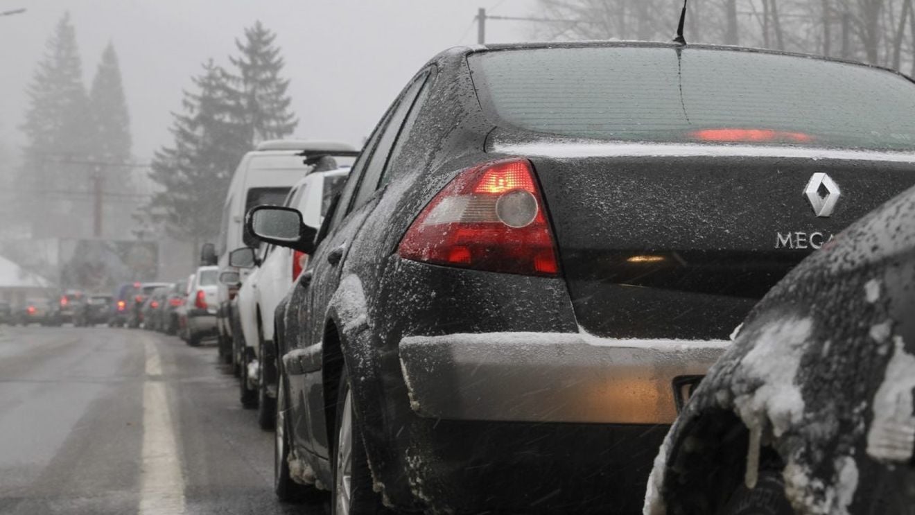 Podul de la Azuga pe DN 1 Valea Prahovei intră în reparații capitale până la finalul anului. Camioanele, deviate pe ruta Cheia