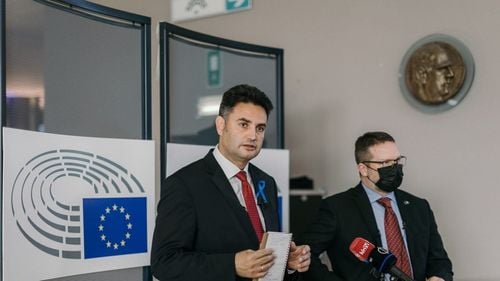 Peter Marki-Zay îl descrie pe premierul ungar Viktor Orban drept „un pericol pentru UE, un corupt și un dictator” / Liderul opoziției maghiare promite „să restaureze libertatea şi statul de drept în Ungaria”