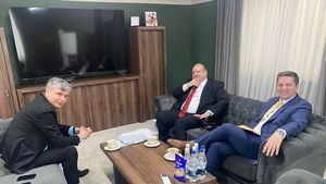 Virgil Popescu, întâlnire cu David Muniz, însărcinatul cu afaceri al SUA: Proiectul Unităţilor 3 şi 4 de la Cernavodă avansează, Unitatea 3 va intra în exploatare la sfârşitul lui 2030 şi Unitatea 4 în 2031