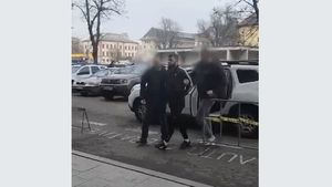 Atacatorul care a bătut duminică o femeie în Centrul Vechi e un luptător MMA din Republica Moldova / Și-a recunoscut fapta / Femeia e cunoscută în zonă ca fiind escortă