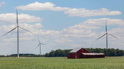 Taxele pe energie impuse de România şi Polonia, contestate în justiție de producătorul portughez de energie regenerabilă EDP Renovaveis / Compania portugheză susţine că ar urma să fie taxate profiturile pe care firmele nu le-au realizat   