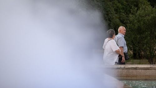 Vremea în București: Cerul va avea înnorări temporare şi trecător vor fi condiţii pentru averse slabe, iar vântul va sufla slab şi moderat / Temperatura maximă, 33 de grade