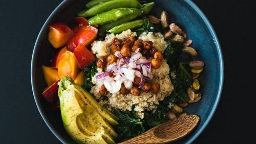 Cât de vegan mâncăm? Unul din trei produse din Marea Britanie conţine lapte sau ouă, susțin experții/ Avertisment pentru cei cu alergii severe care ”ar putea suferi consecinţe tragice”