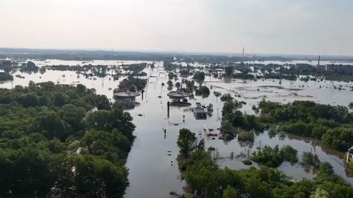 Imagini cu orașul Oleșki, acoperit de ape, după prăbușirea barajului de pe Nipru