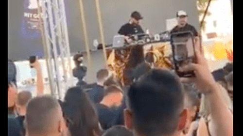 Pe lângă amenzile aplicate, Poliția le-a suspendat activitatea pentru 30 de zile cluburilor Bamboo, Loft și restaurantului Casa Di David