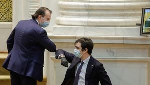 Moțiunea simplă intitulată "O Românie în agonie, cu Năsui la Economie" va fi dezbătută și votată marți, în Senat