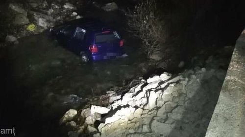 O maşină în care se aflau patru femei a căzut în râul Bicaz/ Victimele au ajuns la spital