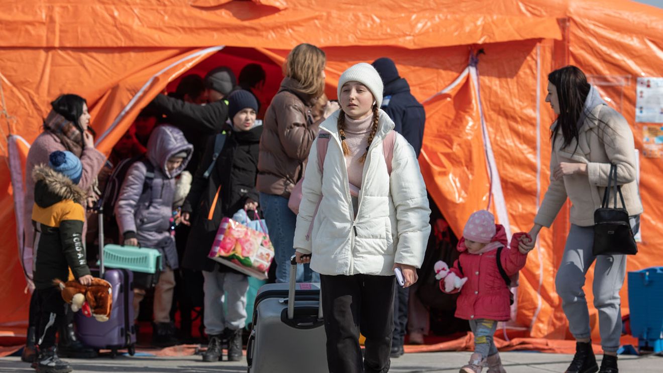 Cei mai mulți refugiați ucraineni și-au găsit locuri de muncă în București, Bistrița-Năsăud și Arad